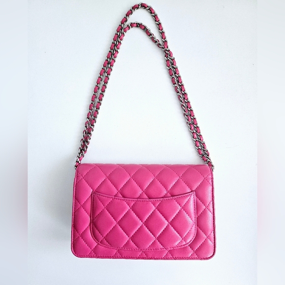 Chanel Pink Quilted Wallet-on-chain - Picture 2 of 13